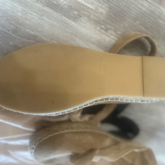 Suede espadrilles, neutral color, super comfortable, never worn - Picture 6 of 7
